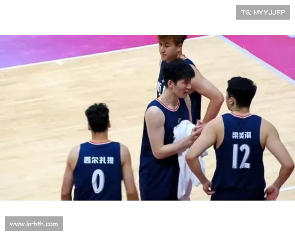 山东男篮新阵容亮相预赛陶汉林带队激战新疆力争胜利 山东男篮新阵容亮相预赛陶汉林带队激战新疆力争胜利