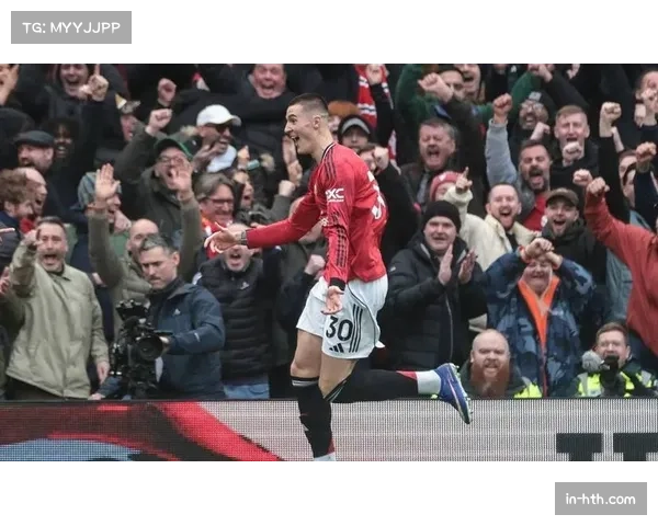 曼联主场3-1复仇维拉 B费双助攻助红魔稳固欧冠席位争夺主动权